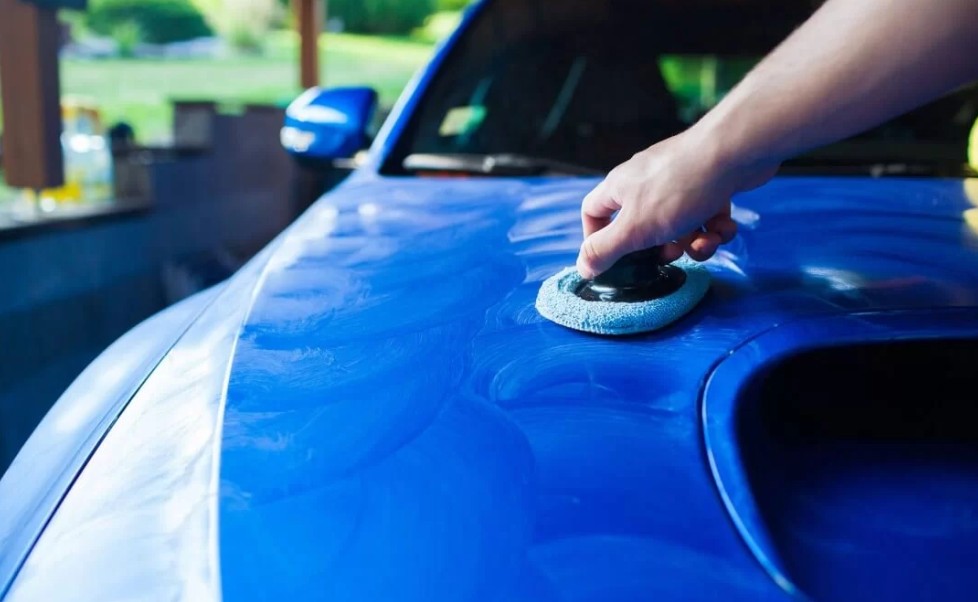 How long does it take to wax a car? 